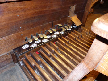 Pédalier orgue St Nicoals de Mons